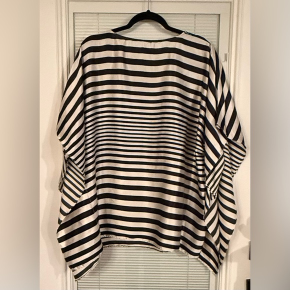 Kate Landry Silky Striped Poncho Large - Picture 4 of 4